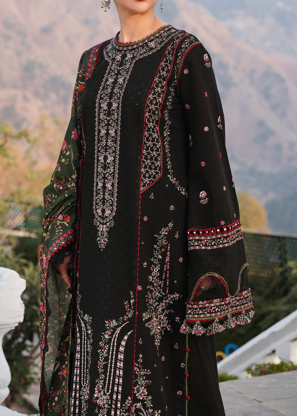 Hit Article/Embroidered Dhanak Three Piece Winter Collection